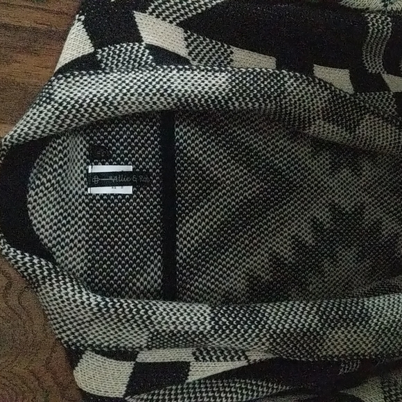 Aztec Open Cardigan Sweater - Picture 2 of 11